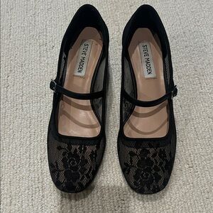 Steve Madden Black Floral Lace pump